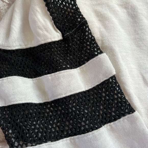 Victoria’s Secret Pink crewneck sweatshirt with mesh detail - Picture 3 of 4